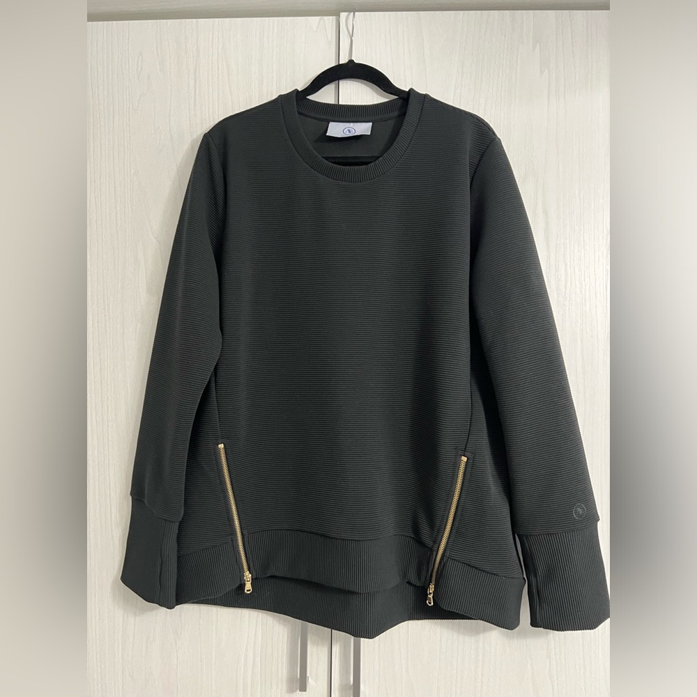 Addison Bay Everyday Crewneck - (Black/Size XL) - BARELY WORN
